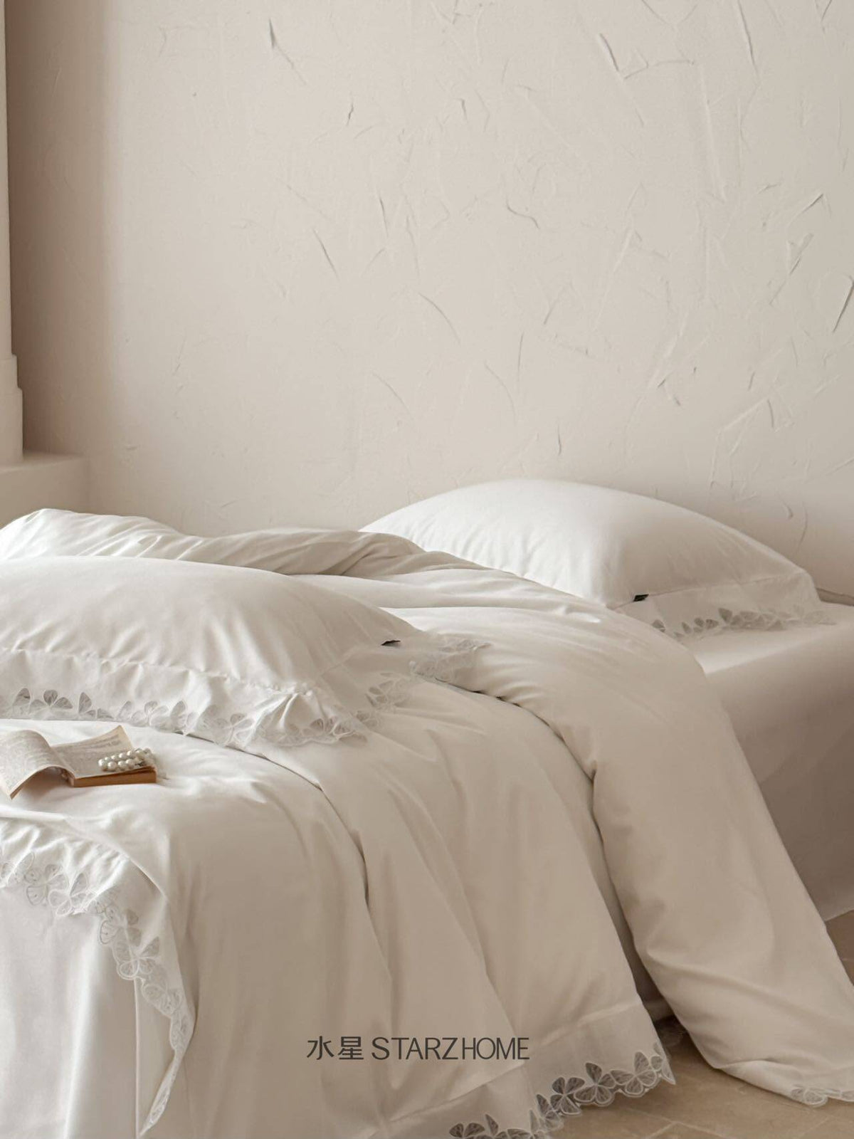 Hepburn T.|Lenjerie de Pat 4 Piese| Model Fluturi| 60% Tencel si 40% Bumbac