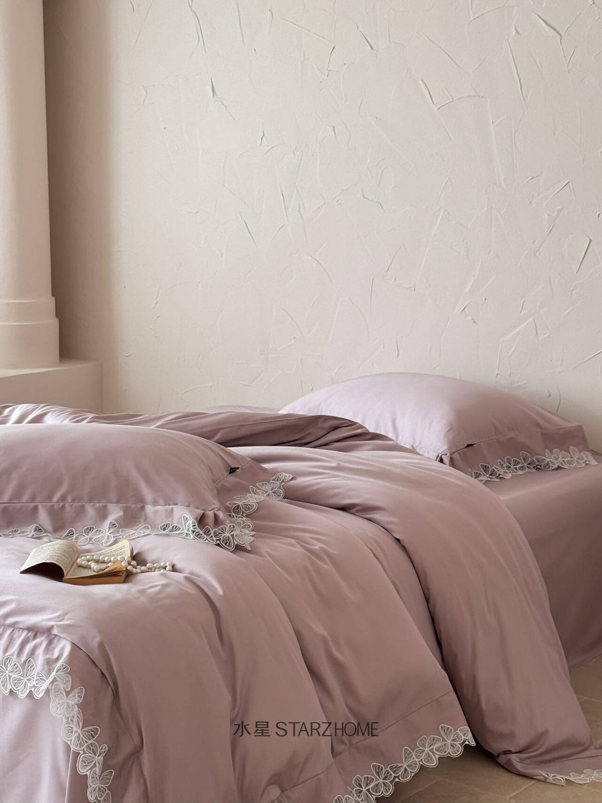 Hepburn T.|Lenjerie de Pat 4 Piese| Model Fluturi| 60% Tencel si 40% Bumbac